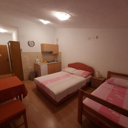 Apartments Cipetic Kaštela Buitenkant foto