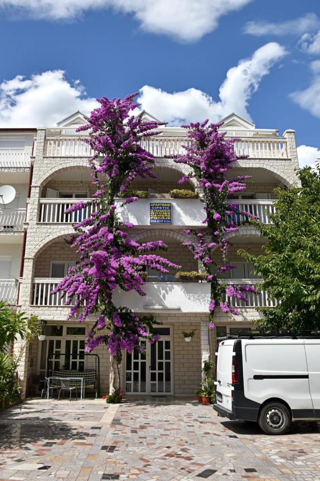 Apartments Cipetic Kaštela Buitenkant foto